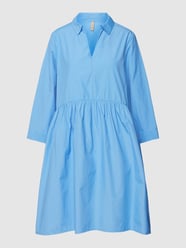 Knielanges Hemdblusenkleid mit V-Ausschnitt Modell 'Netti' von Soyaconcept Blau - 44