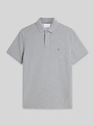 Koszulka polo o kroju regular fit z mieszanki bawełny od Tommy Hilfiger - 24
