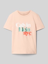 T-shirt z nadrukiem z logo od Calvin Klein Jeans Fuksjowy - 8