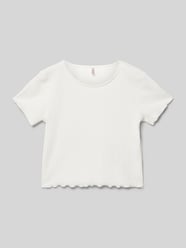 T-shirt o kroju regular fit z wykończeniem z falbanami model ‘NELLA’ od ONLY - 1