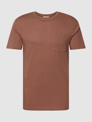 T-shirt z kieszenią na piersi model ‘THOR’ od Casual Friday Brązowy - 27