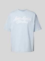 Oversized T-Shirt mit Logo-Stitching Modell 'SHUTTER' von Low Lights Studios Blau - 14