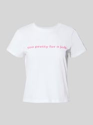 T-shirt z wyhaftowanym napisem od REVIEW - 19