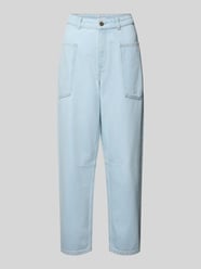 Jeansy o kroju barrel fit z nakładanymi kieszeniami od Jake*s Casual - 17