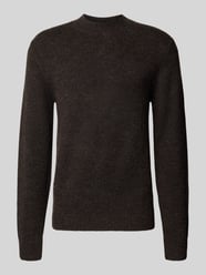 sweter z dzianiny o kroju regular fit z prążkowanymi wykończeniami od MCNEAL - 43