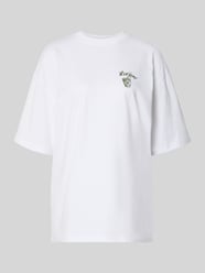 Oversize’owy T-shirt z nadrukiem z przesłaniem od REVIEW - 24