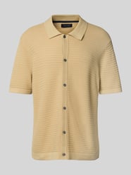 Regular Fit Poloshirt mit durchgehender Knopfleiste von Christian Berg Men Beige - 15