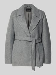 Krótki płaszcz o kroju regular fit z kołnierzem z połami model ‘ALVILDA LIFE’ od Only - 23