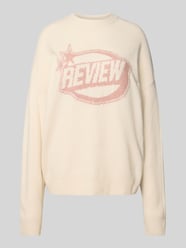 Sweter z dzianiny z nadrukiem z logo od REVIEW - 20
