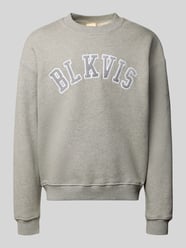Bluza z logo i okrągłym dekoltem od BLKVIS - 31