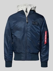 Bomberjacke mit Kapuze und Label-Stitching von Alpha Industries - 16