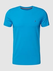 Slim Fit T-Shirt mit Label-Stitching von Tommy Hilfiger Blau - 9