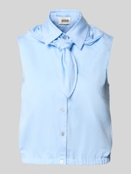 Top o kroju regular fit z wyhaftowanym logo model 'Tiriel' od DRYKORN - 21