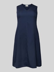 Maxikleid mit V-Ausschnitt Modell 'Apernille' von Kaffe Blau - 43