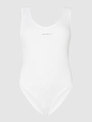 Body PLUS SIZE z dodatkiem streczu  od Calvin Klein Jeans Plus Biały - 46