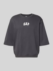 T-Shirt mit Rundhalsausschnitt und Logo-Print von GAP - 45
