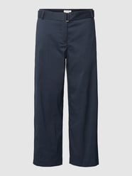 Verkürzte Stoffhose mit Stoffgürtel von Christian Berg Woman Blau - 17
