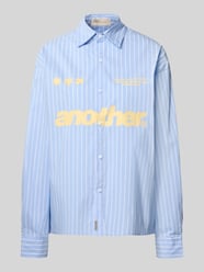 Bluzka o kroju relaxed fit z nadrukiem z logo od ANOTHER COTTON LAB - 2