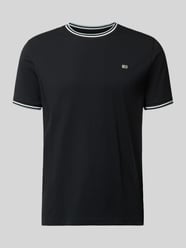 t-shirt z paskami w kontrastowym kolorze i okrągłym dekoltem od Christian Berg Men - 5