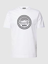 T-shirt z detalem z logo model ‘Tiburt’ od BOSS Biały - 23