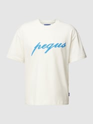 T-Shirt mit Label-Print von PEQUS - 26