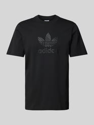 T-Shirt mit Label-Print von adidas Originals Schwarz - 24