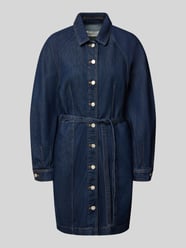 Knielanges Jeanskleid mit Bindegürtel Modell 'Sana Lis' von MSCH Copenhagen - 8