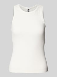 Top o kroju regular fit z prążkowaniem model ‘RUKA’ od PIECES - 46