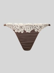String mit zarter Spitzenbordüre von Jake*s Casual - 31