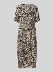 Midikleid aus Viskose-Mix mit V-Ausschnitt Modell 'Larin' von FREE/QUENT Beige - 4