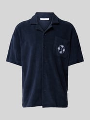 Regular Fit Freizeithemd mit Brusttasche von No Bystanders Blau - 34