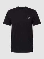 T-shirt z okrągłym dekoltem i wyhaftowanym logo od Fred Perry Czarny - 48