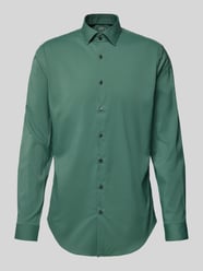 Koszula biznesowa o kroju slim fit z kołnierzykiem typu kent od Jake*s Zielony - 48