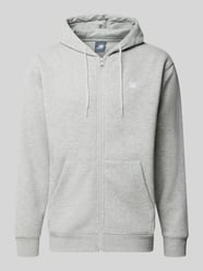 Bluza dresowa o kroju relaxed fit, także z mieszanki bawełny, model 'ESSENTIALS' od New Balance - 5