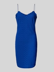 Knielanges Kleid mit Strukturmuster Modell 'KYLIE' von Pieces Blau - 28
