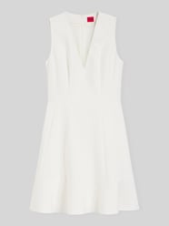 Figurbetontes Freizeitkleid mit tiefem V-Ausschnitt Modell 'KERSTY' von HUGO - 30