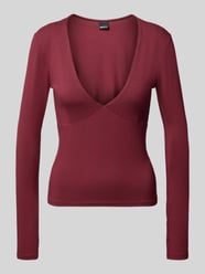 Longsleeve aus Viskose-Elasthan-Mix mit V-Ausschnitt von Gina Tricot Bordeaux - 20