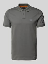 Poloshirt mit kurzer Knopfleiste von BOSS Orange Grau - 9