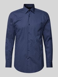 Koszula biznesowa o kroju slim fit z kołnierzykiem typu kent model ‘Hank’ od BOSS - 18