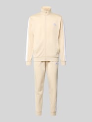 Regular Fit Sweat-Anzug mit Kontraststreifen von adidas Sportswear Beige - 1