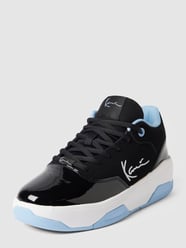 Sneakersy na platformie z detalami z logo od KARL KANI Czarny - 14