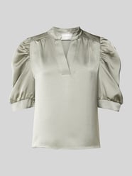 Blouseshirt met V-hals, model 'Roella' van Neo Noir Groen - 1