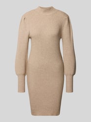 Sukienka o kroju comfort fit z dzianiny z mieszanki wiskozy model ‘KATIA’ od ONLY - 38
