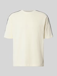 T-Shirt mit Strukturmuster und Rundhalsausschnitt von MCNEAL Beige - 15