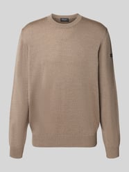 sweter z dzianiny o kroju regular fit z czystej żywej wełny z detalem z logo od MAERZ Muenchen - 26