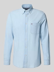 Regular Fit Freizeithemd aus Chambray von Tommy Hilfiger - 43