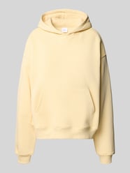 bluza z kapturem w kroju regular fit z kieszenią kangurka model 'Iconic' od Gina Tricot - 20