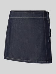 Spódnica mini z dodatkiem wiskozy w tkaninie stylizowanej na denim model 'Swantje' od LeGer - 7