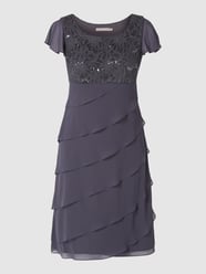 Cocktailkleid mit Oberteil aus floraler Spitze von Christian Berg Cocktail Grau / Schwarz - 12