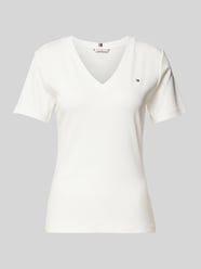 Slim Fit T-Shirt mit Logo-Stitching Modell 'CODY' von Tommy Hilfiger Beige - 14